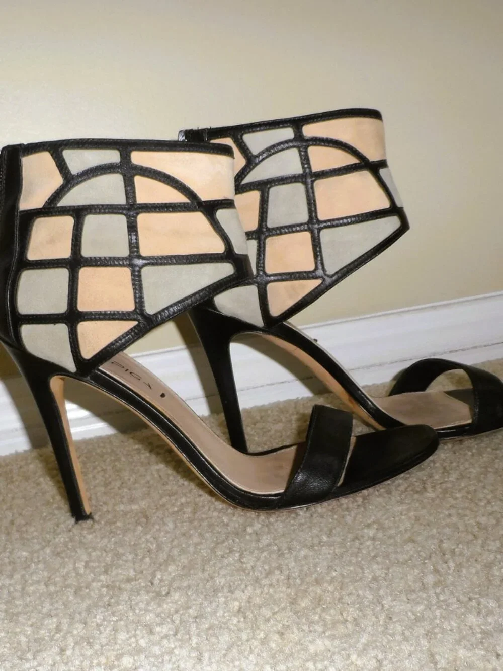 Via Spiga- Genuine Leather Black Strappy Heels - size 8.5 - Picture 7 of 13
